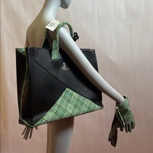 Vivienne Westwood ARAN TOTE AW20-21 BLK leather and green tartan